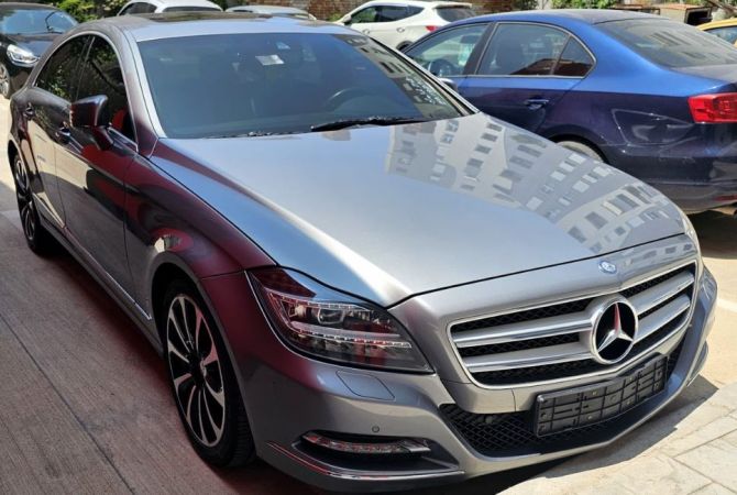 Makina ne shitje  ne Tirane - 13,500 Euro