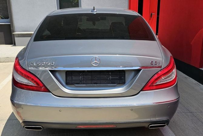 Makina ne shitje  ne Tirane - 13,500 Euro