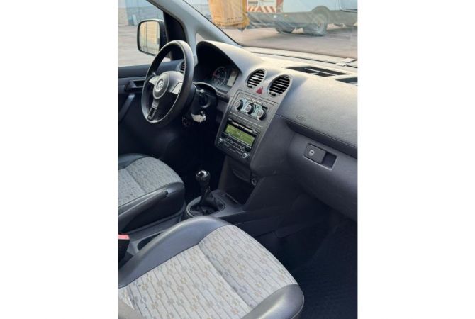 Makina ne shitje  ne Tirane - 7,500 Euro