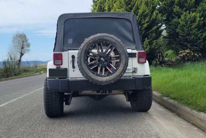 Auto in Vendita  a Tirana - 17,000 Euro