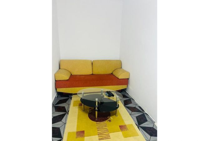 Shtepi me qera Apartament ne Tirane, 1+1, Mobilimi E mobiluar, Pagesa 40,000  Leke.
