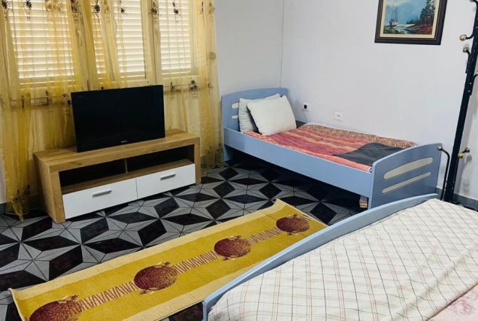 Shtepi me qera Apartament ne Tirane, 1+1, Mobilimi E mobiluar, Pagesa 40,000  Leke.