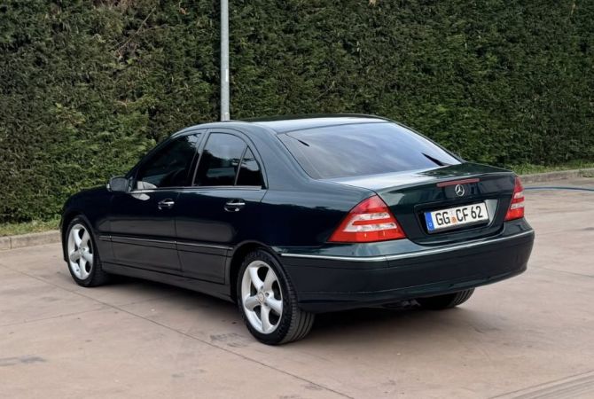Auto in Vendita  a Tirana - 5,200 Euro