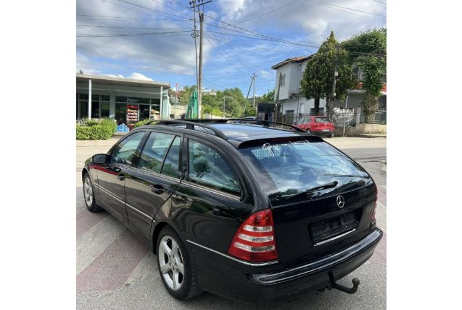 Auto in Vendita  a Tirana - 3,700 Euro