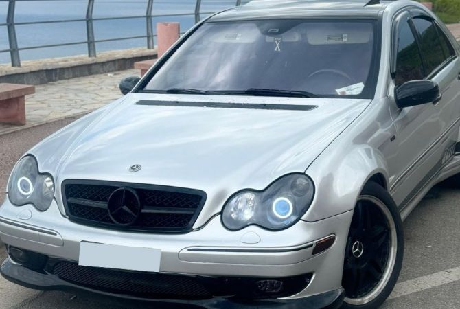 Makina ne shitje  ne Tirane - 7,500 Euro