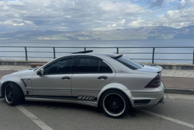 Makina ne shitje  ne Tirane - 7,500 Euro