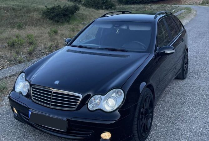 Makina ne shitje ne Tirane - 4,200 Euro
