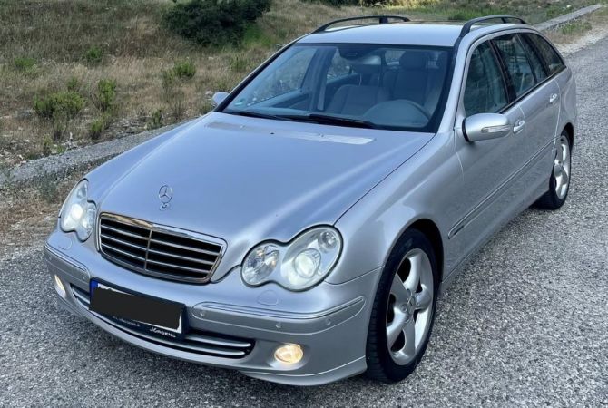 Makina ne shitje ne Tirane - 4,400 Euro