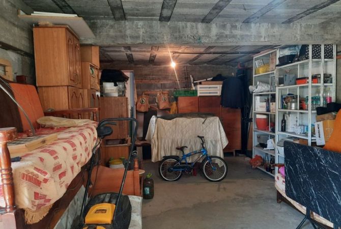 Ambient biznesi me qera 4+1 ne Tirane - 15,000 Leke