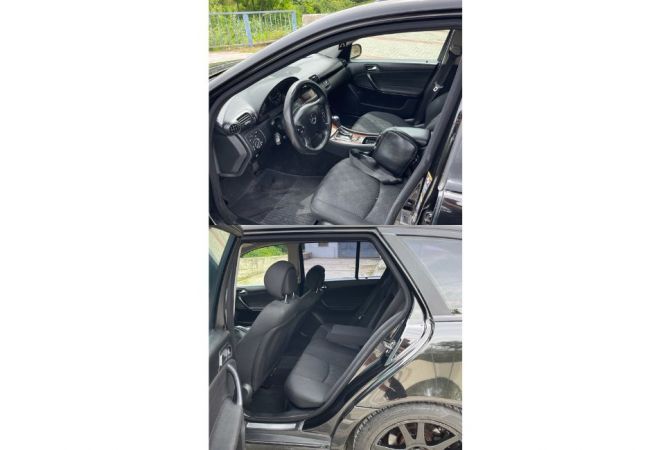 Makina ne shitje ne Tirane, Mercedes-Benz, 2006 Diesel,Kambio Automatik Pagesa 4,000  Euro.