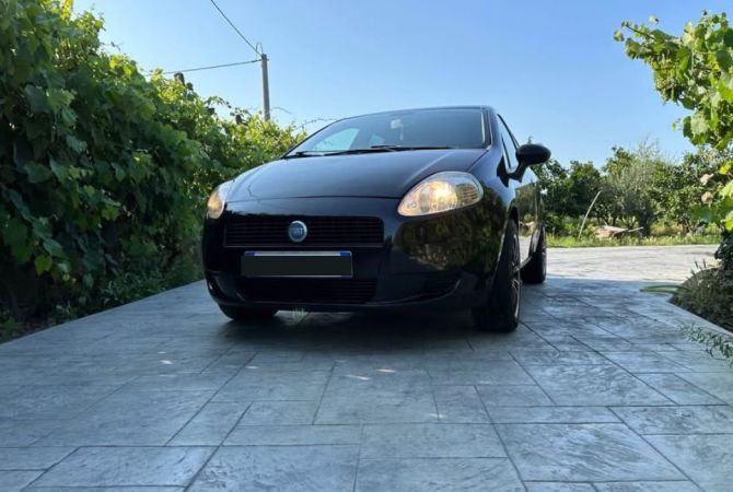 Makina ne shitje ne Tirane - 3,300 Euro
