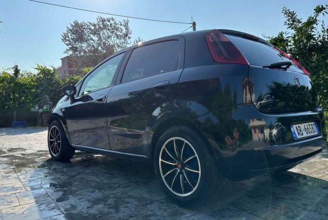 Auto in Vendita  a Tirana - 3,300 Euro