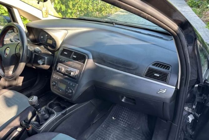 Auto in Vendita  a Tirana - 3,300 Euro