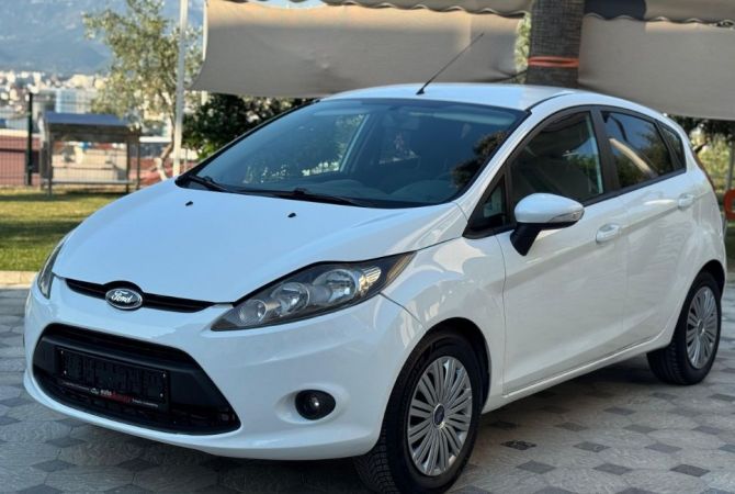 Makina ne shitje  ne Tirane - 3,200 Euro