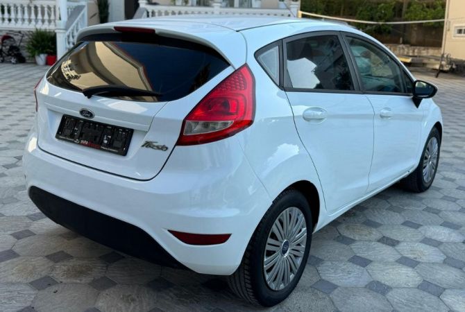 Makina ne shitje  ne Tirane - 3,200 Euro