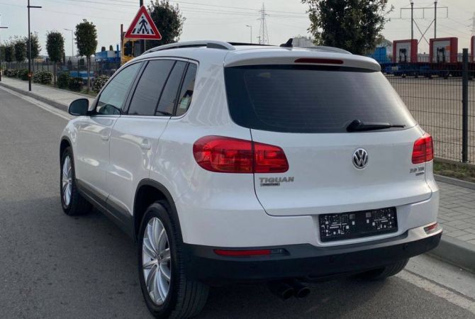 Makina ne shitje  ne Tirane - 9,800 Euro