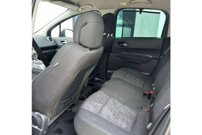 Makina ne shitje ne Tirane, Peugeot, 2010 Diesel,Kambio Automatik Pagesa 4,800  Euro.