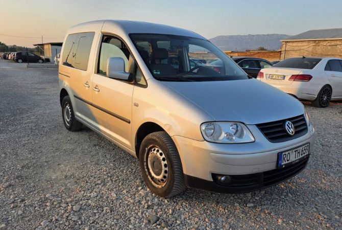 Makina ne shitje  ne Tirane - 599,000 Leke