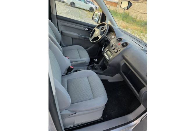 Makina ne shitje  ne Tirane - 599,000 Leke