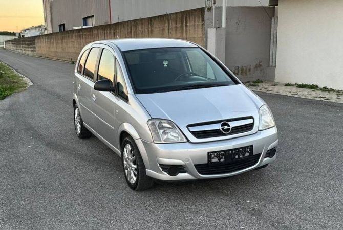 Makina ne shitje  ne Tirane - 3,000 Euro