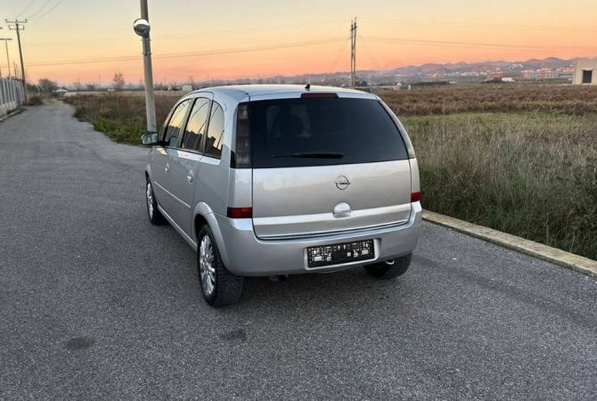 Makina ne shitje  ne Tirane - 3,000 Euro