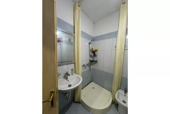 Shtepi ne shitje Apartament ne Sarande, 1+1, Mobilimi Pjeserisht e mobiluar, Pagesa 69,000  Euro.