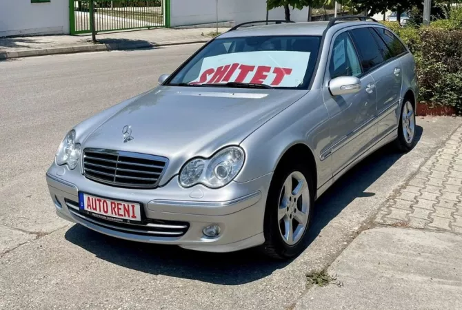 Makina ne shitje  ne Tirane - 4,000 Euro