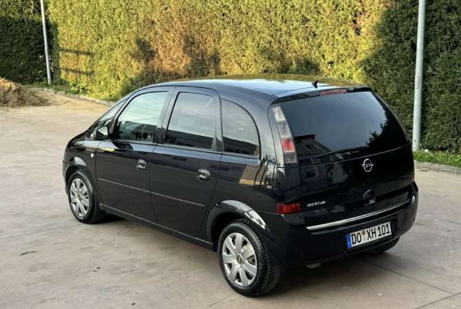 Auto in Vendita  a Tirana - 2,600 Euro
