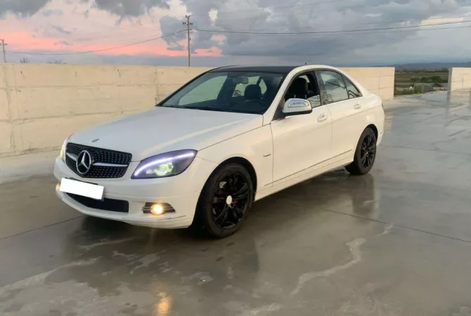 Auto in Vendita  a Durazzo - 5,900 Euro