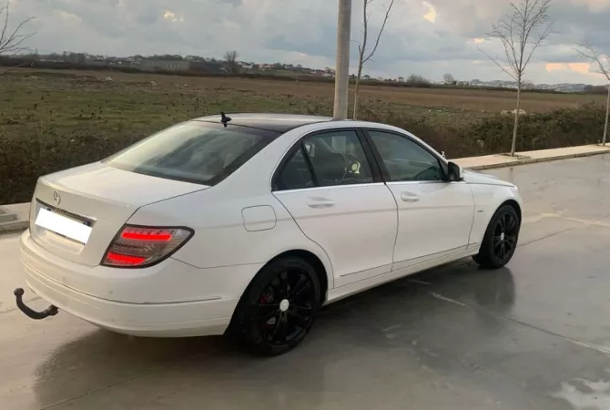 Auto in Vendita  a Durazzo - 5,900 Euro
