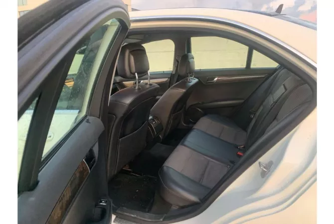 Makina ne shitje ne Durres, Mercedes-Benz, 2007 Diesel,Kambio Manual Pagesa 5,900  Euro.