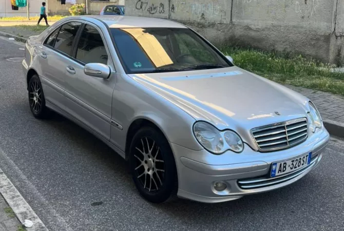 Auto in Vendita  a Durazzo - 4,400 Euro