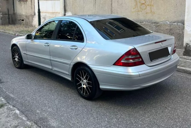 Auto in Vendita  a Durazzo - 4,400 Euro