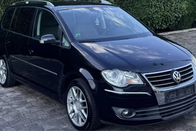 Makina ne shitje ne Tirane - 4,900 Euro