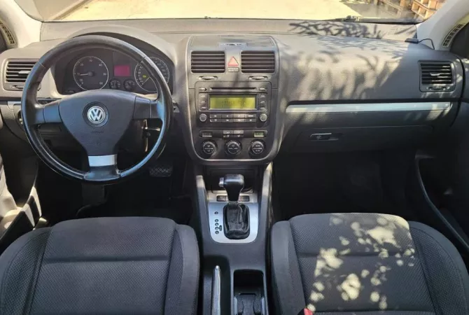 Makina ne shitje  ne Tirane - 3,400 Euro