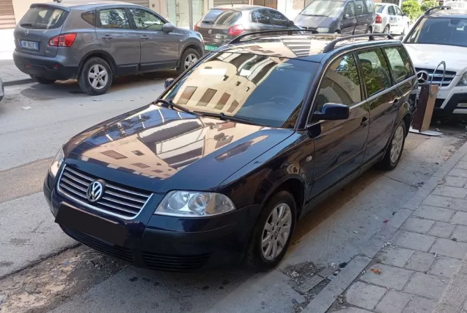 Makina ne shitje ne Tirane - 2,450 Euro