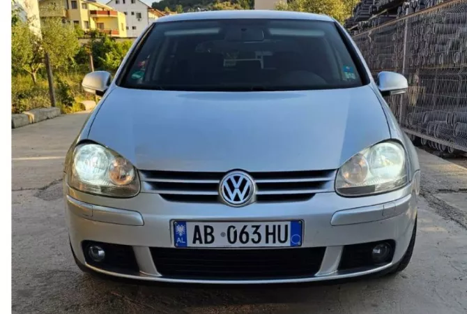 Makina ne shitje ne Tirane - 3,500 Euro