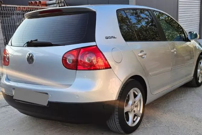 Auto in Vendita  a Tirana - 3,500 Euro