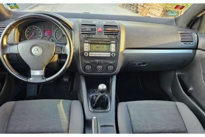 Auto in Vendita  a Tirana - 3,500 Euro