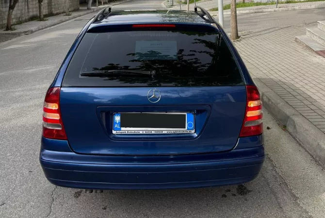 Auto in Vendita  a Tirana - 320,000 Leke
