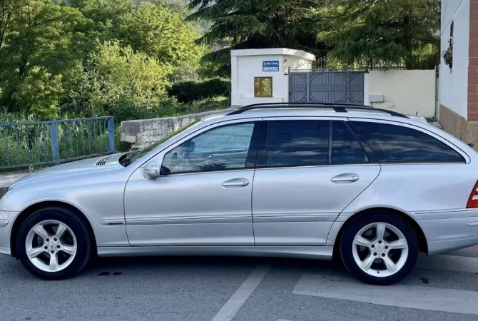 Auto in Vendita  a Tirana - 400,000 Leke