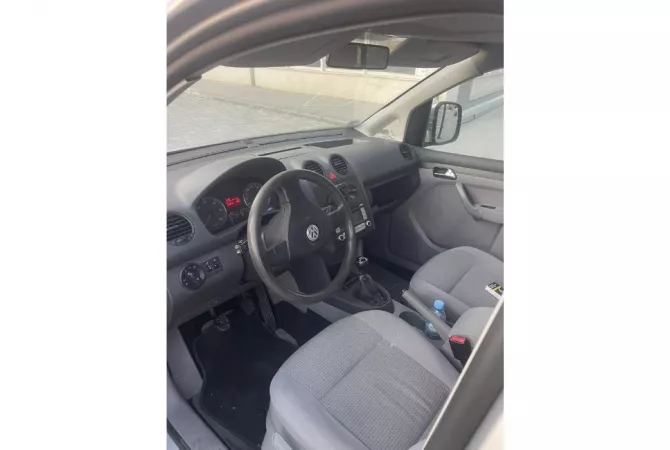 Makina ne shitje ne Tirane, Volkswagen, 2008 Diesel,Kambio Automatik Pagesa 6,000  Euro.