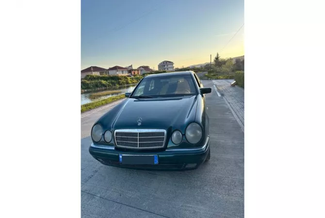 Makina ne shitje ne Tirane - 1,800 Euro