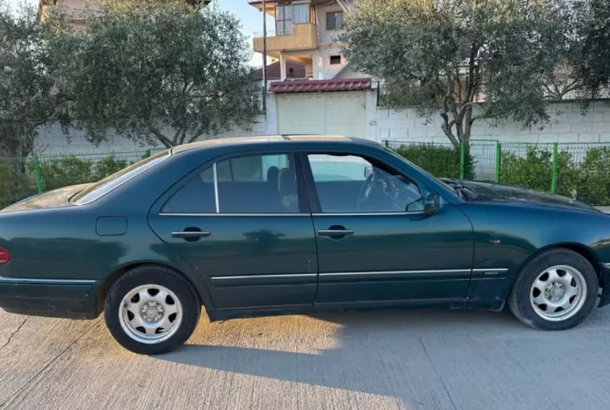 Auto in Vendita  a Tirana - 1,800 Euro