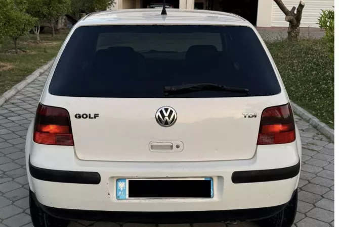 Auto in Vendita  a Tirana - 2,200 Euro