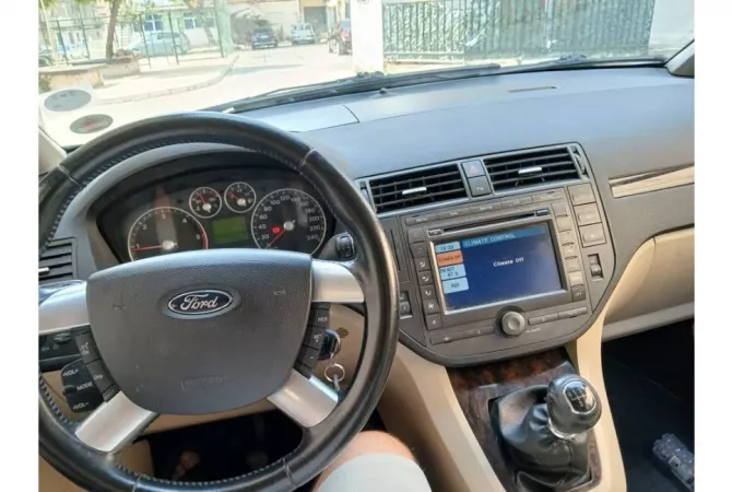 Makina ne shitje  ne Tirane - 3,250 Euro