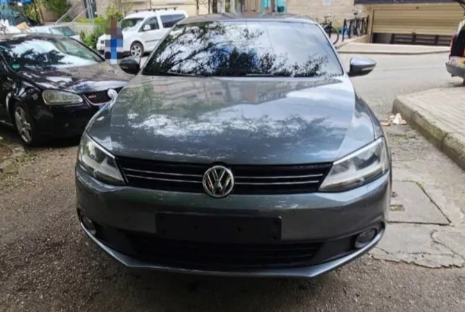 Makina ne shitje  ne Tirane - 620,000 Leke