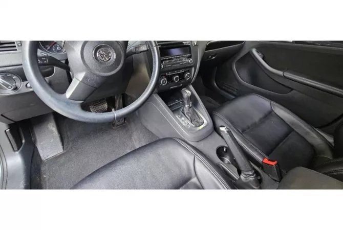 Makina ne shitje  ne Tirane - 620,000 Leke