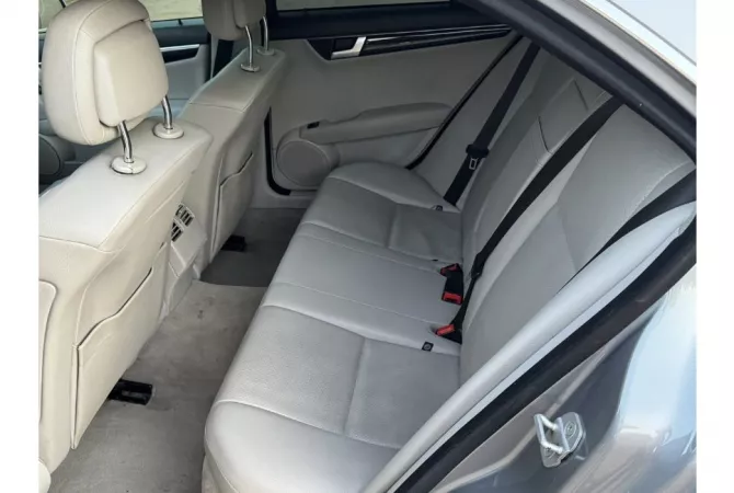 Makina ne shitje  ne Tirane - 9,500 Euro