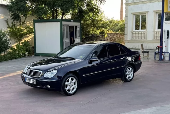 Makina ne shitje  ne Tirane - 4,900 Euro